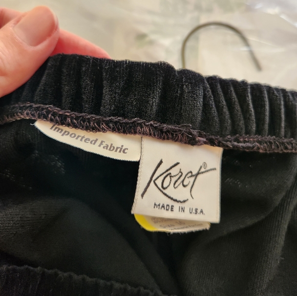 Vintage Black Velvet Pencil Skirt - Picture 7 of 13